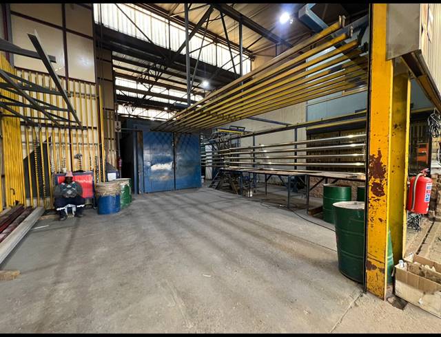 5,500M² WAREHOUSE FOR SALE IN SUNDERLAND RIDGE